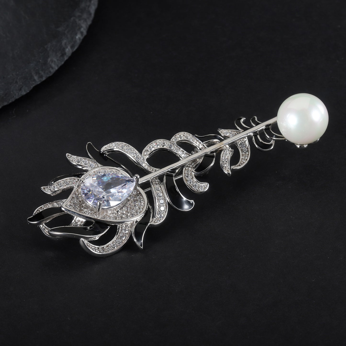 New Style Unique High-End Designer Brooch Vintage Luxury S925Silver Inlaid Gemstone Shell Pearl Brooch