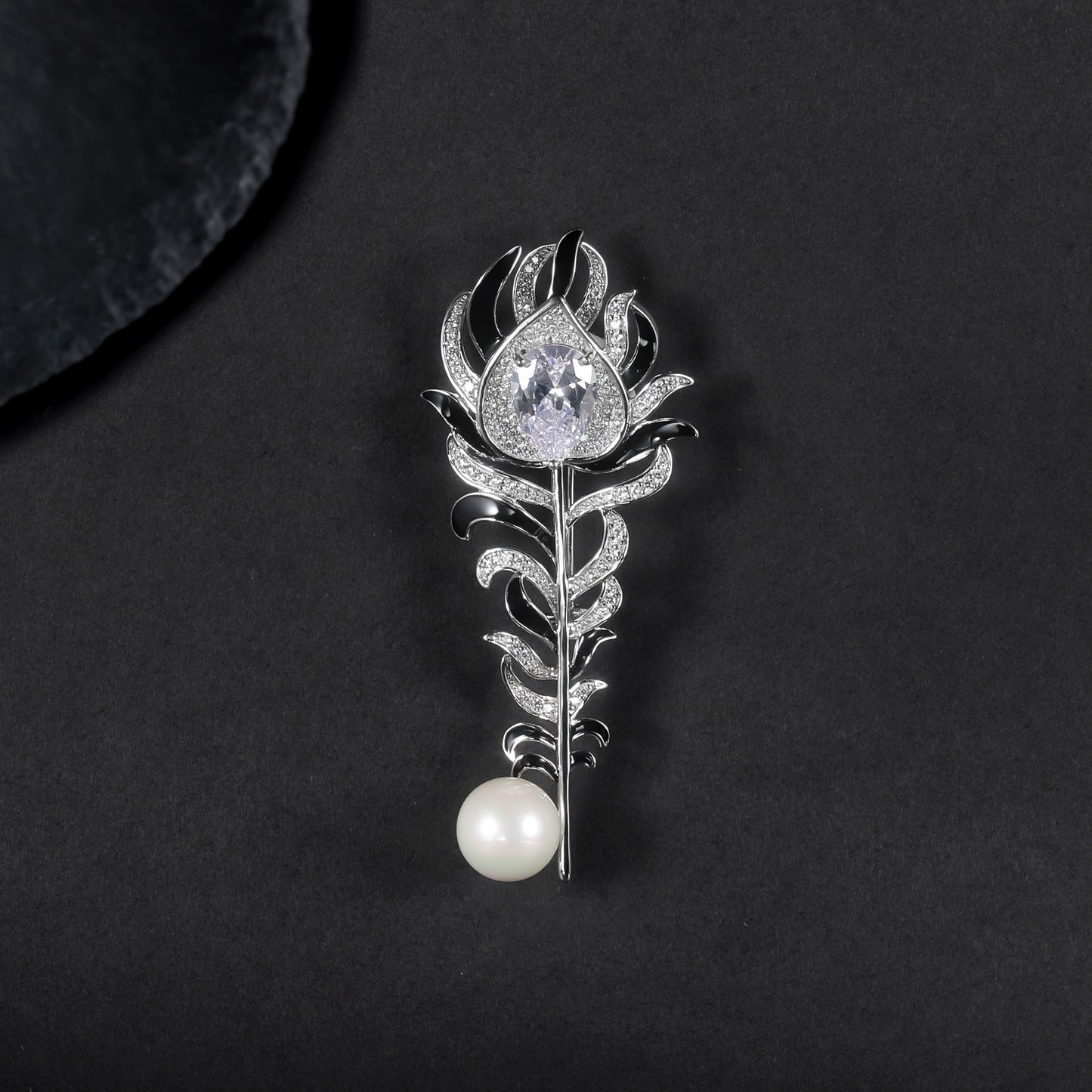 New Style Unique High-End Designer Brooch Vintage Luxury S925Silver Inlaid Gemstone Shell Pearl Brooch