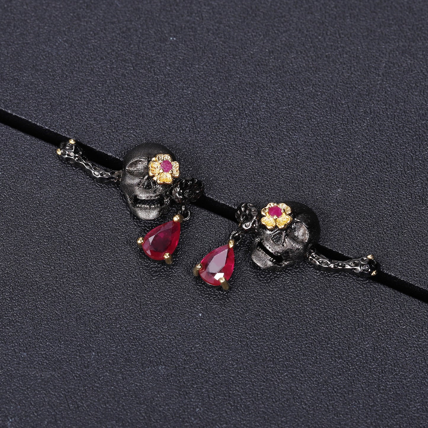 Dark Style Designer Skull Jewelry Three-Piece Set Halloween Outfit925Silver Gemstone Ring Earrings Pendant