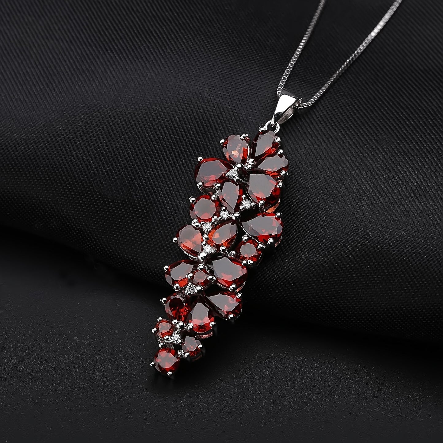 Design Sense Natural Gemstone Pure Silver Pendant Personality Grape Cluster Shape Garnet925Silver Crystal Necklace Pendant