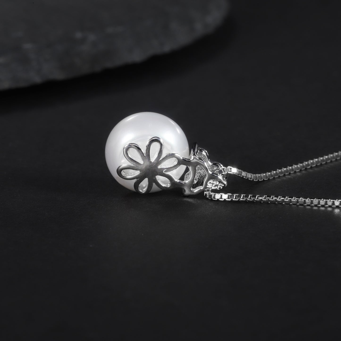 New arrival natural freshwater pearl jewelry Suit Affordable luxury fashion S925Sterling Silver Pearl Necklace and Earrings Two-Piece Set