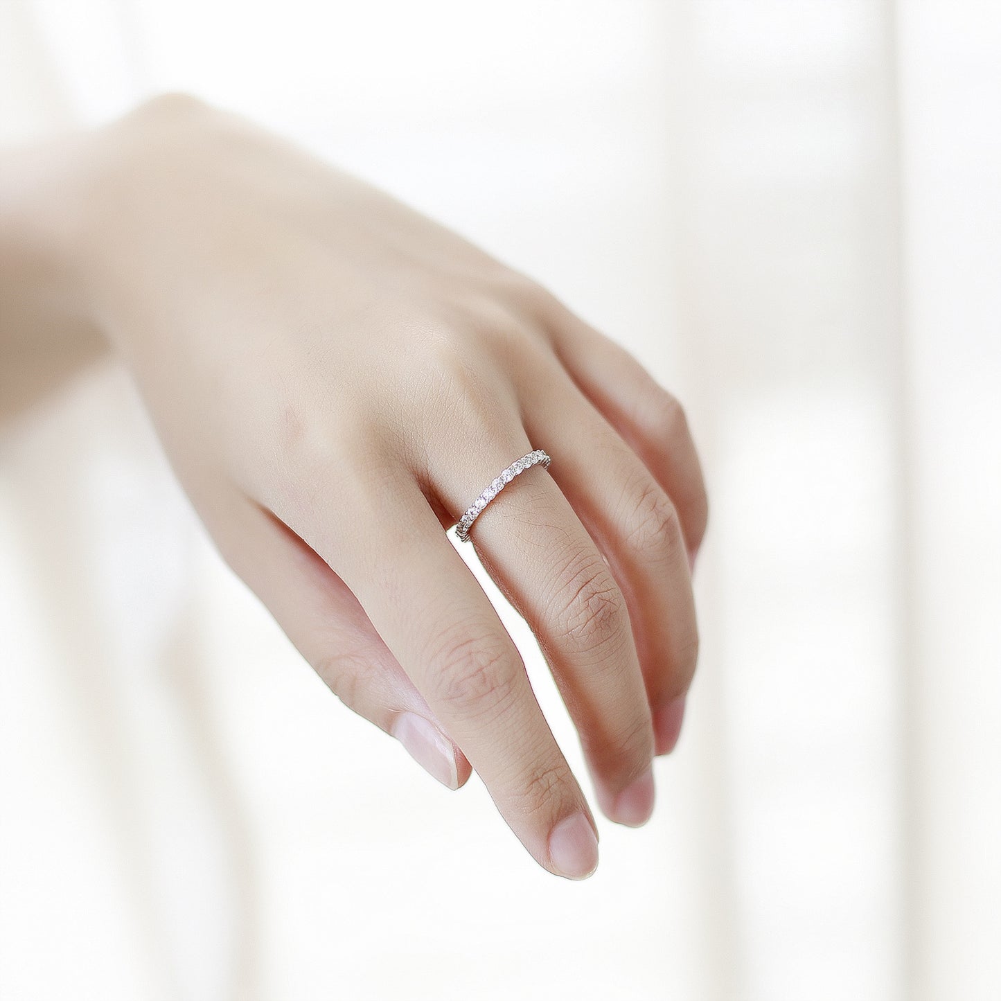 Fashion Moissanite Ring for Women925Sterling Silver Platinum Plated Full Row Inlaid Moissanite Ring Elegant