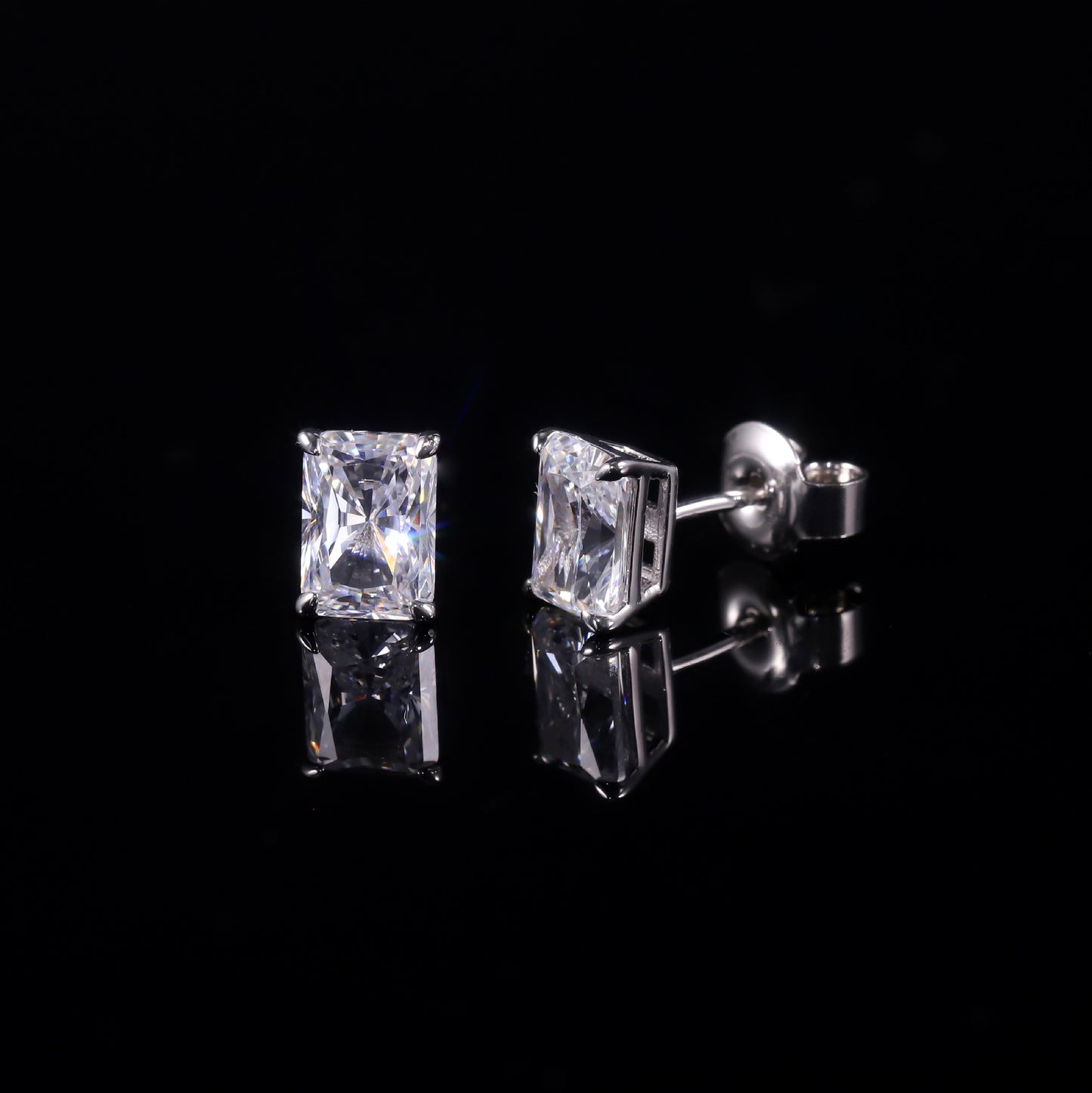 K Gold earrings with four prongs1.5Carat Moissanite Earrings Platinum9/10/14/18K Gold Earrings with a High-End Feel