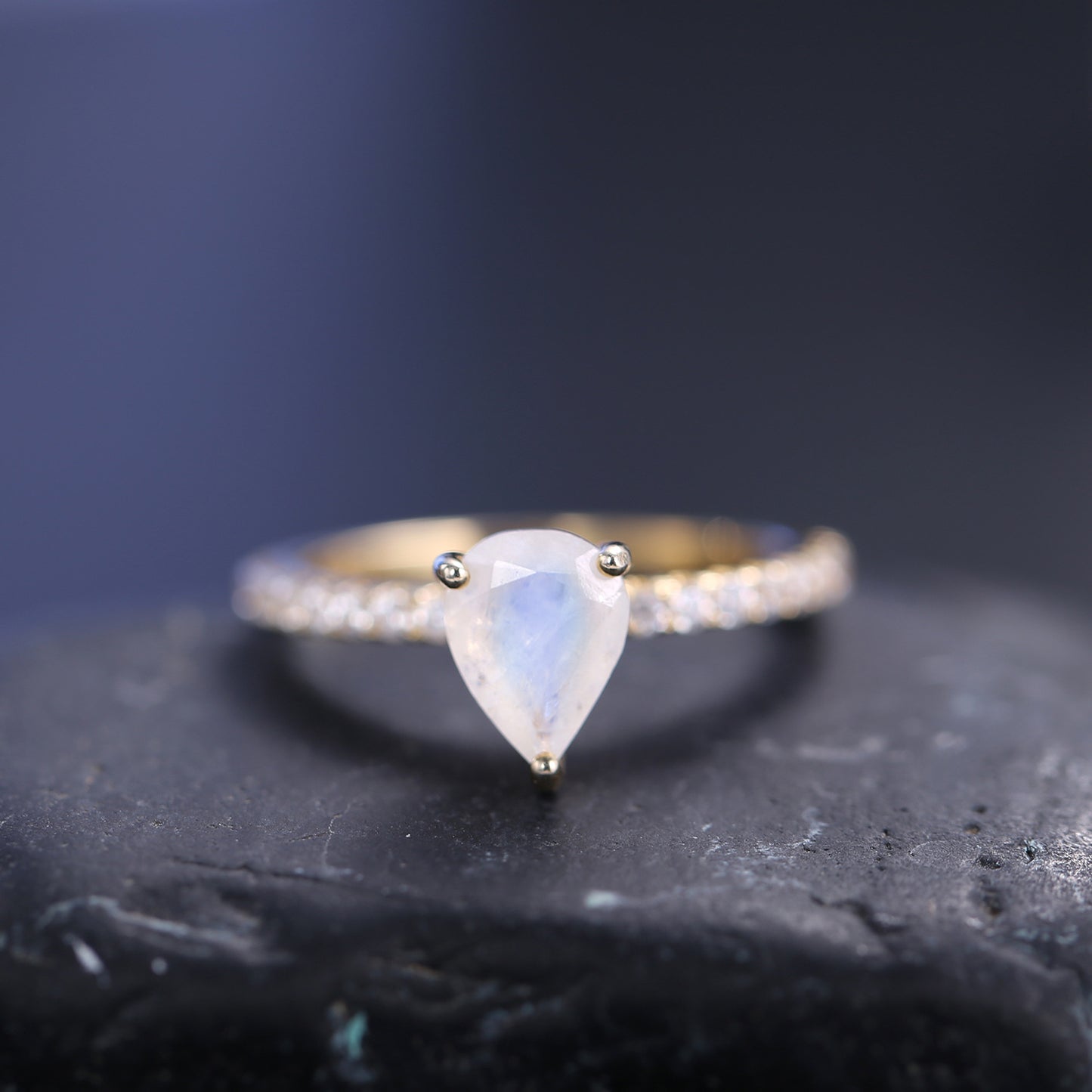 ins Water Drop9/10/14/18k Gold Ring Inlaid with Natural Cream Blue Moonstone Simple Luxury Gold Ring