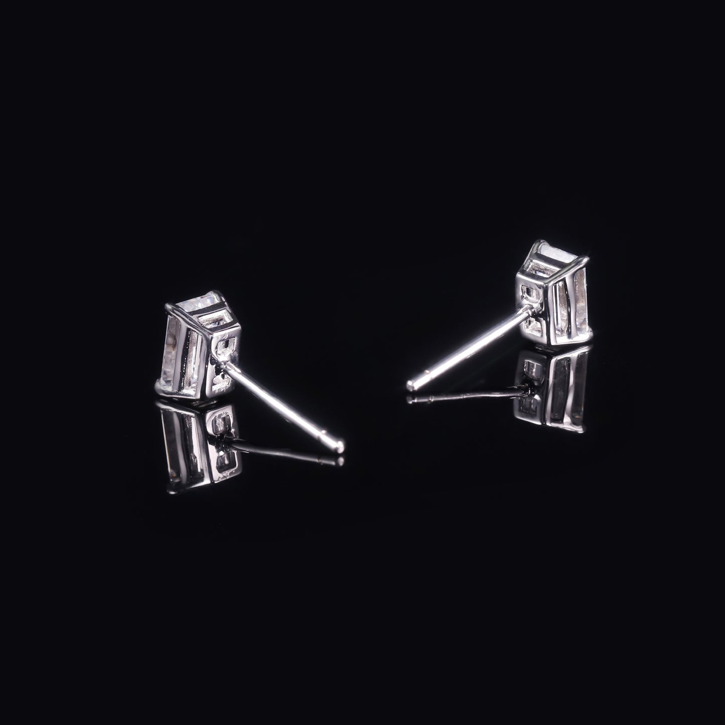 In Stock Wholesale Emerald Cut Stud Earrings Four-Prong1/2/3Carat Moissanite s925Sterling Silver High-End Earrings