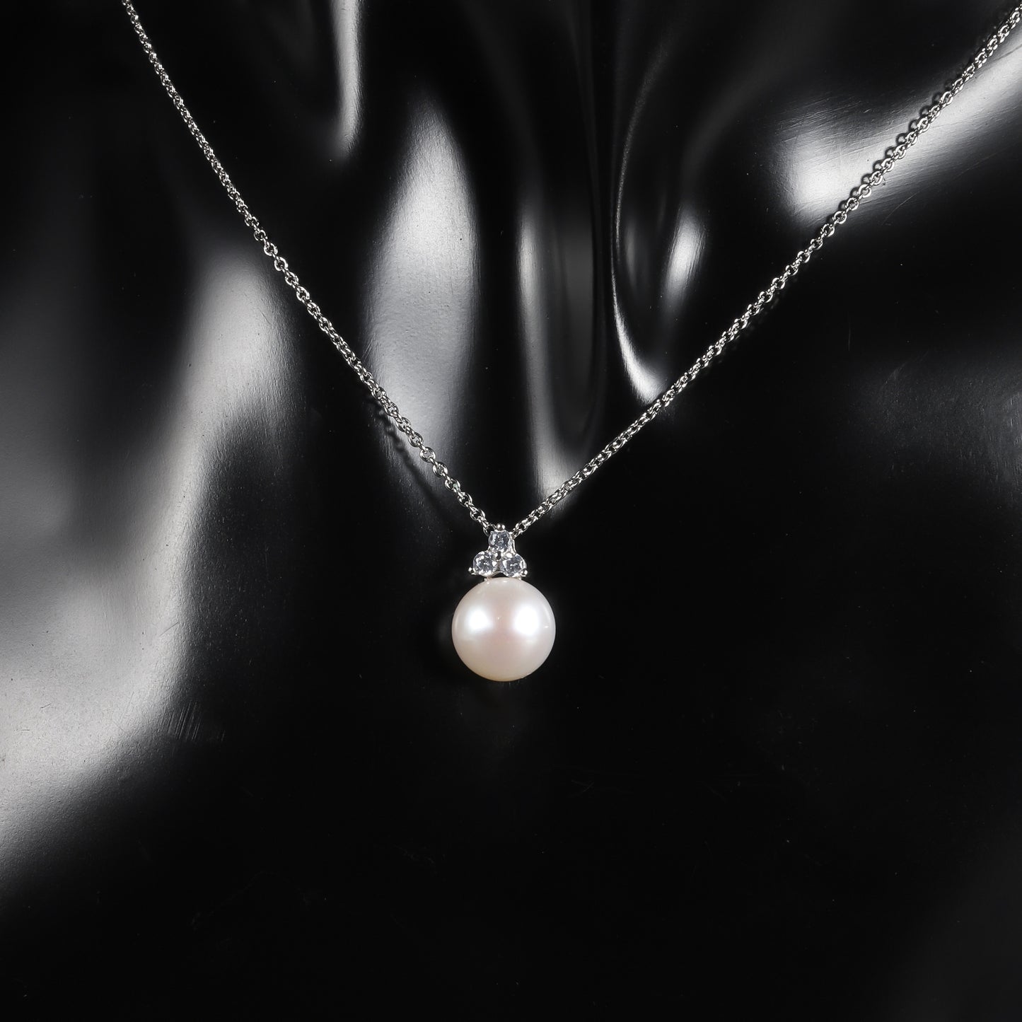 New arrival natural freshwater pearl jewelry Suit Affordable luxury fashion S925Sterling Silver Pearl Necklace and Earrings Two-Piece Set