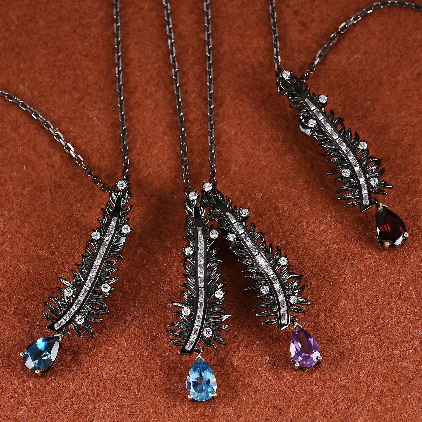 Feather Design Natural Gemstone Brooch s925Silver Inlaid Garnet Brooch Pendant Dual-use Style