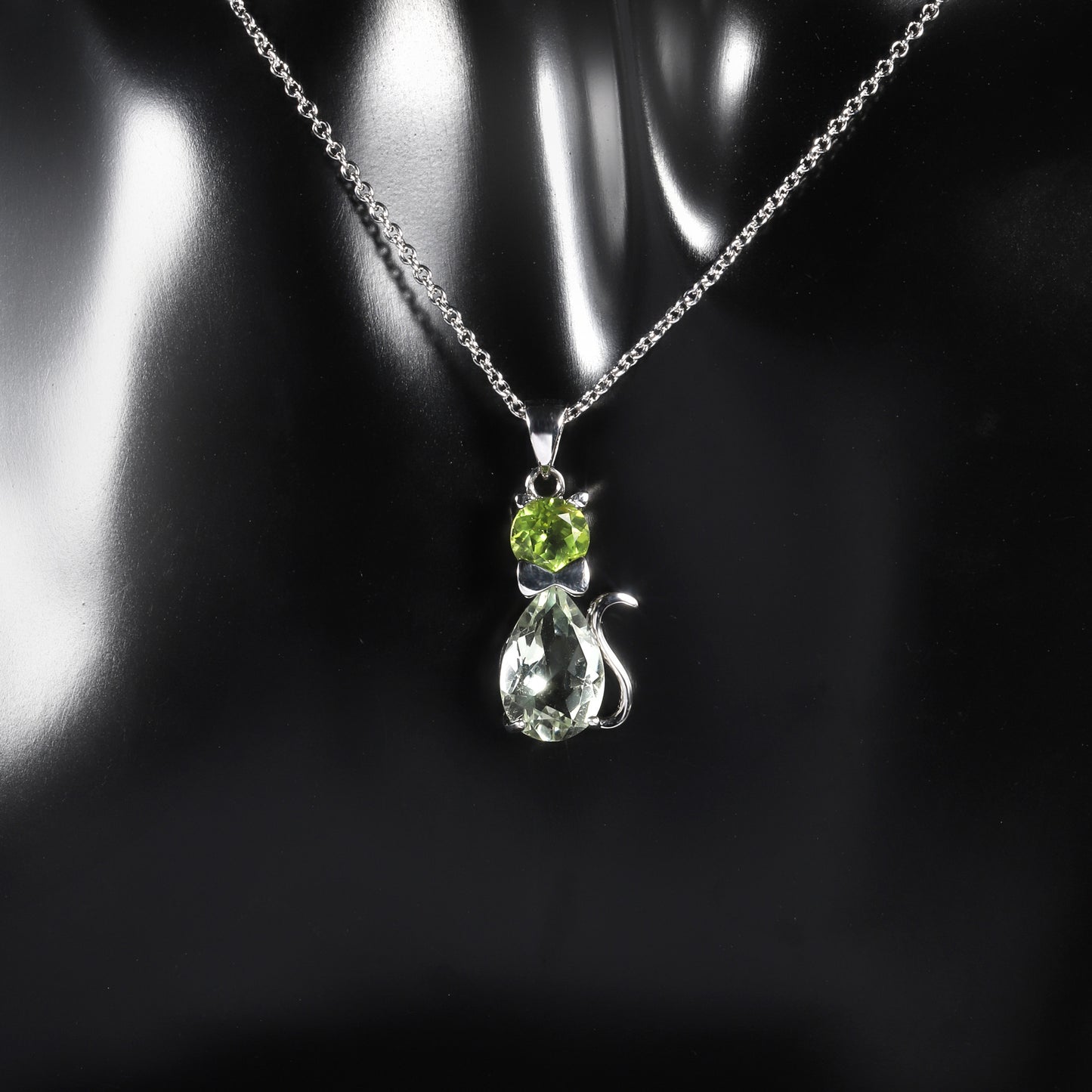 Luxurious and Unique Design Natural Gemstone Cat Pendant with a High-End Feel s925Silver Inlaid Green Amethyst Necklace Pendant