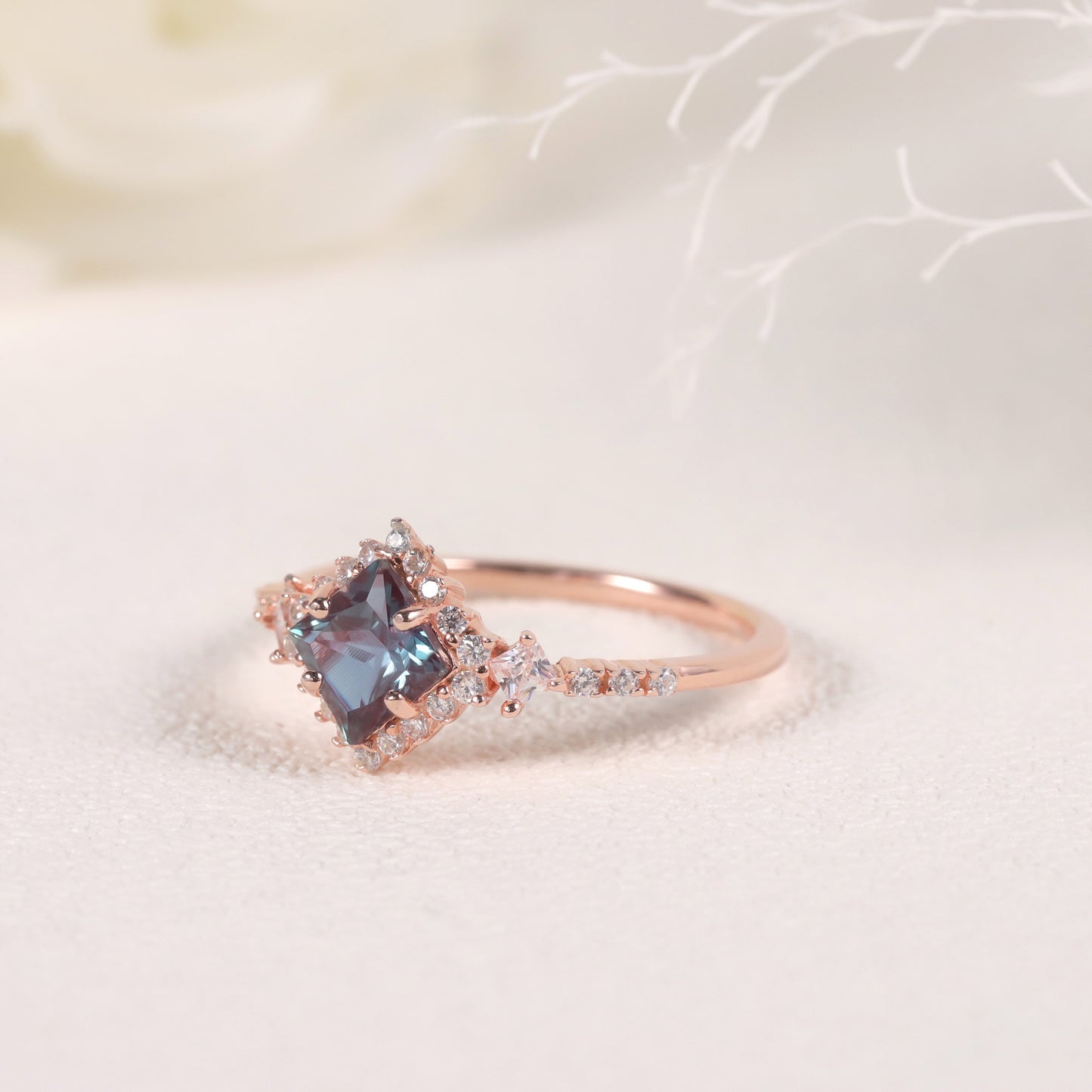Luxurious Fashion Ring s925Sterling Silver Gold-Plated Lab-Treated Color-Changing Sapphire Export Square Sapphire Ring
