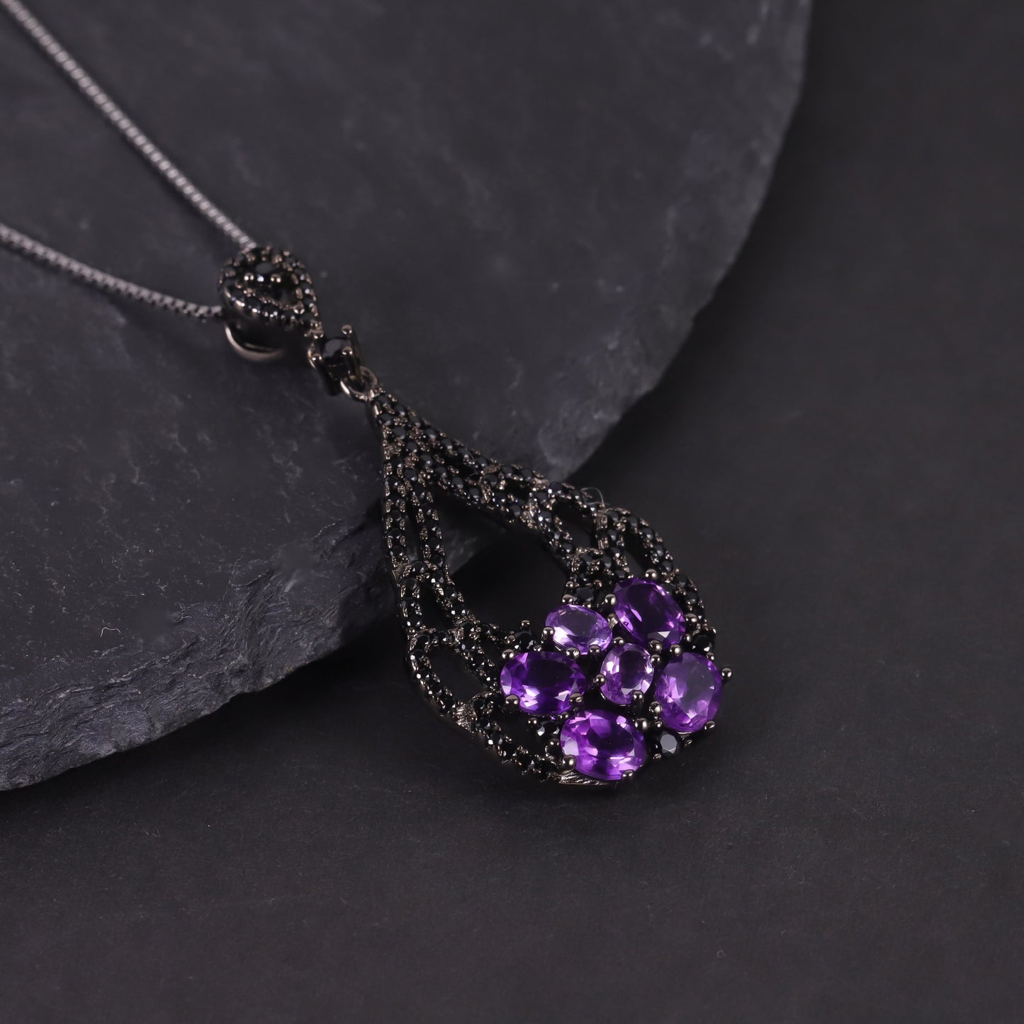 Black Gunmetal Natural Opal Necklace s925Sterling Silver Inlaid Green Chalcedony Amethyst Pendant Niche Dark Style