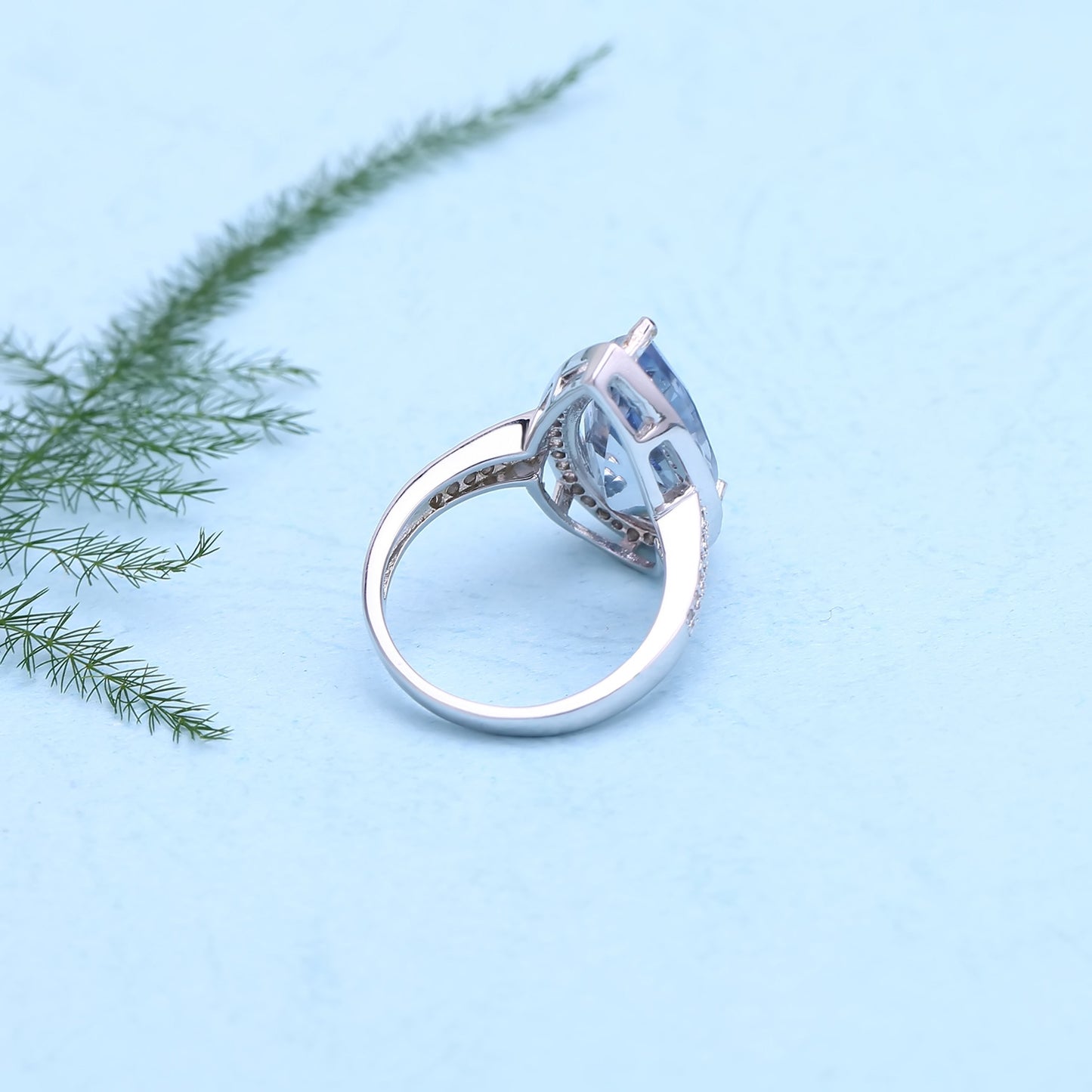 Luxurious and Sophisticated Colorful Gemstone Ring Fashionable and Unique Style s925Silver Inlaid Coated Crystal Ring