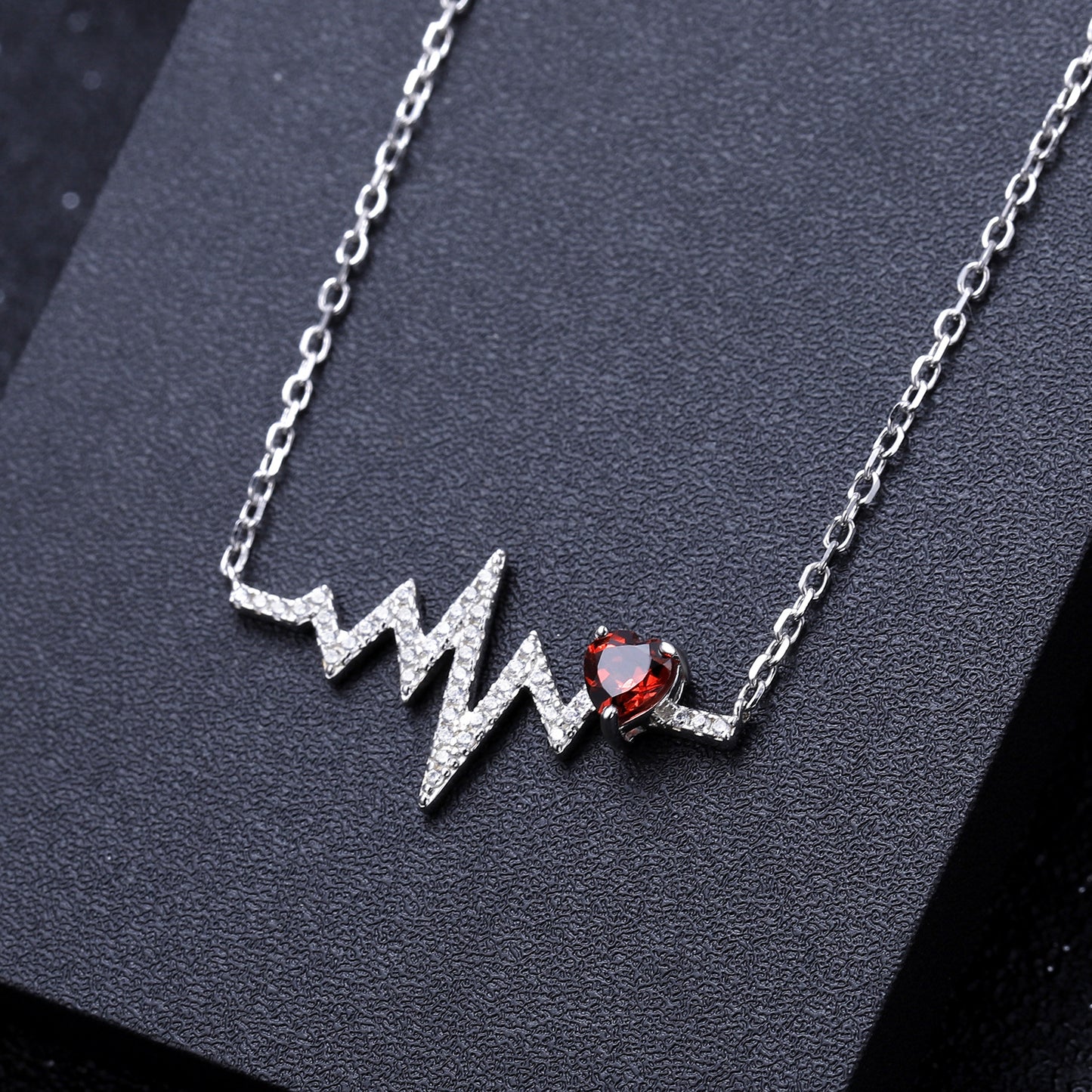 925Sterling Silver Gemstone Necklace Fashionable Versatile Natural Topaz Crystal Garnet Heartbeat Miracle Necklace