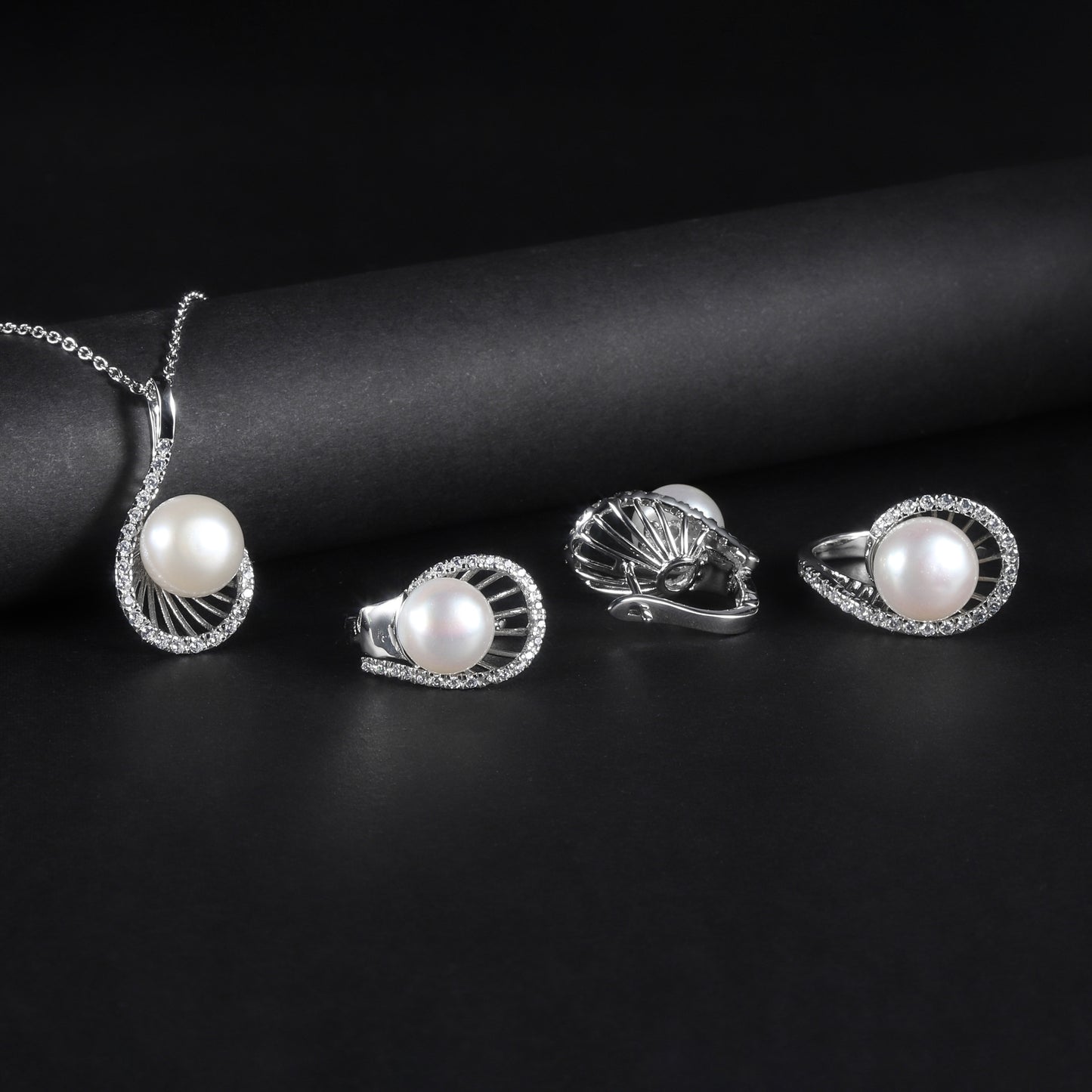 S925Silver Natural Freshwater Pearl Necklace Affordable luxury fashion ins Unique and Elegant Collarbone Chain Sterling Silver Necklace Pendant