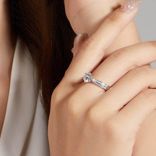 D Color Moissanite Ring for Women Fashion Starlight Queen s925Silver Inlay1Carat Moissanite Ring