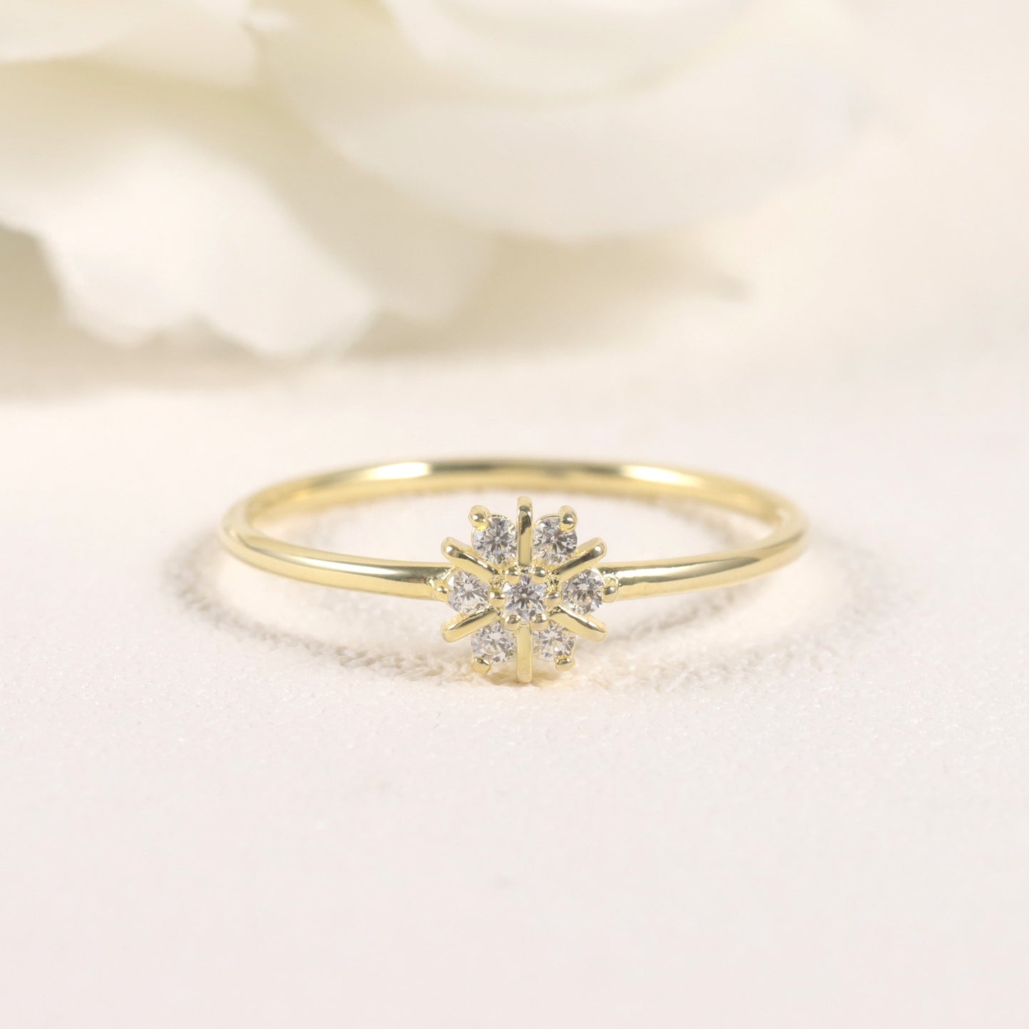 Autumn and winter new snowflake ring s925Sterling Silver Moissanite Inlaid Men and Women Golden Dawn Series Small Ring Forest Style