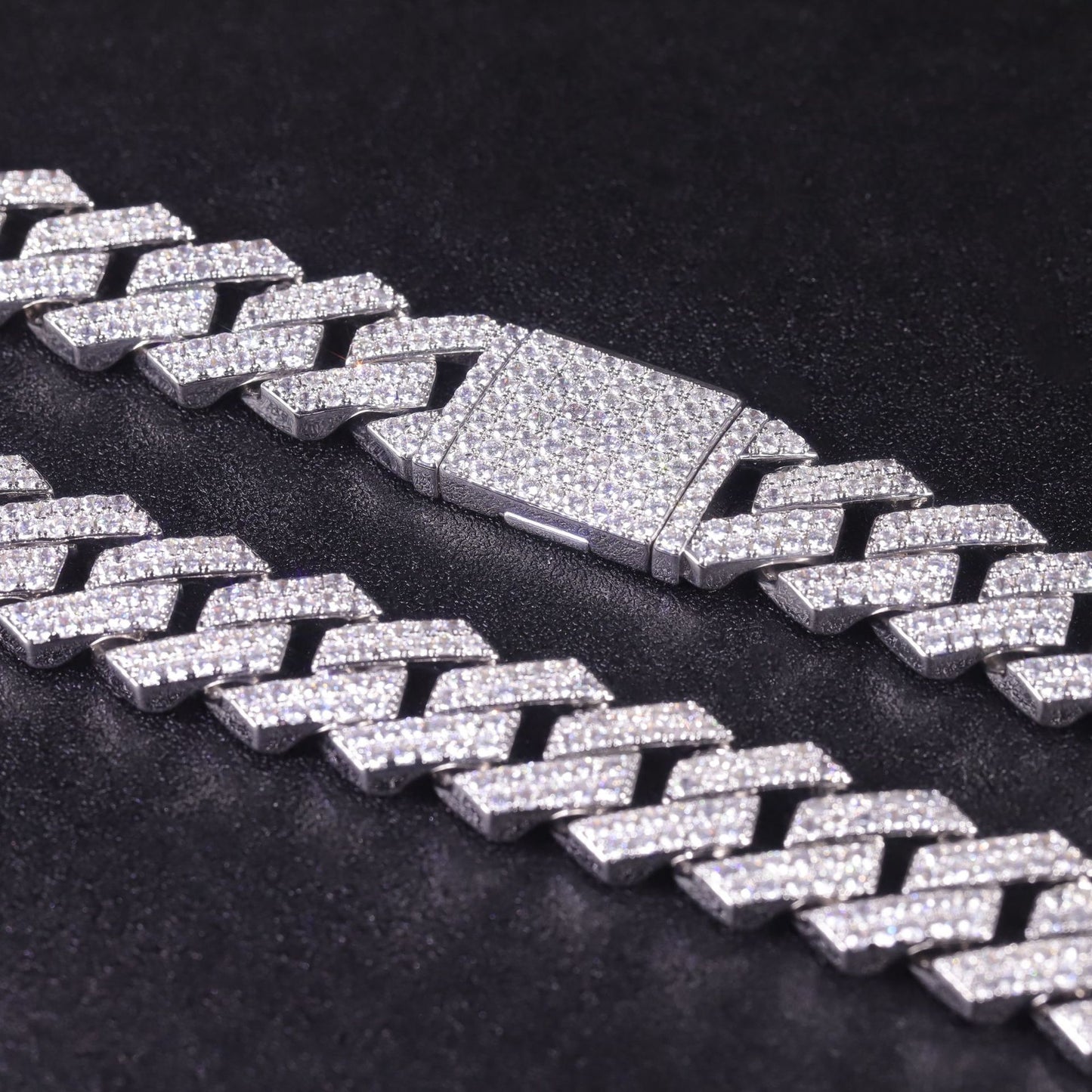 Hip-hop Cuban Chain s925Silver Inlaid Moissanite Two Rows of Diamonds18mm Coarse and Fine Workmanship Rhombus Necklace Hot Sale