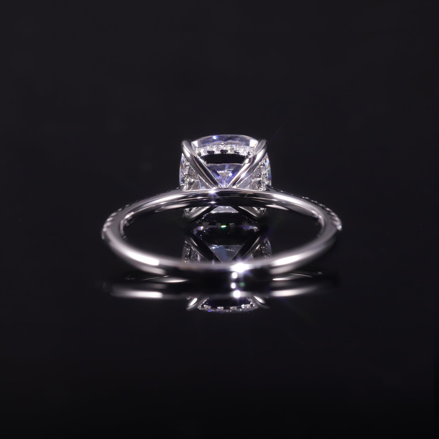 Exquisite European Style2.5Carat Wedding Ring Large Main Stone Square Ring s925Sterling Silver Ring with Moissanite