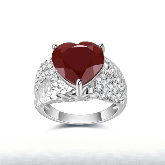 New Retro Style Designer Ring with a Sense of Design s925Sterling Silver Inlaid Heart-Shaped Gemstone Ring