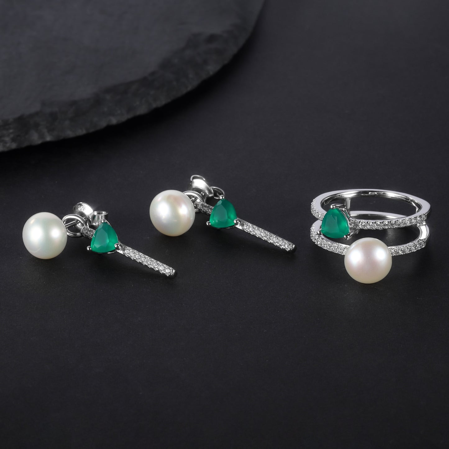 Fashionable Light Luxury Natural Freshwater Pearl Earrings for Women S925Sterling Silver Inlaid Natural Green Agate Stud Earrings