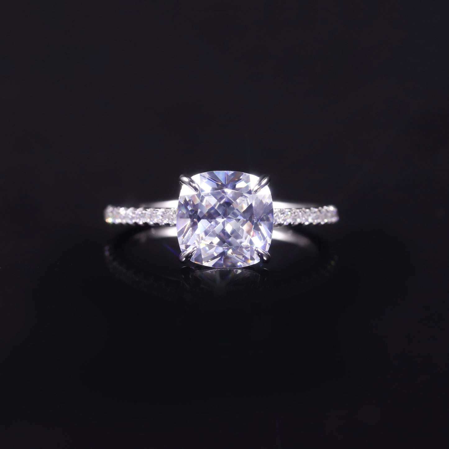 Exquisite European Style2.5Carat Wedding Ring Large Main Stone Square Ring s925Sterling Silver Ring with Moissanite