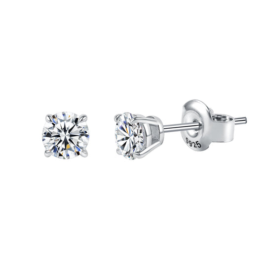 Small and Exquisite0.5/1/2Carat Moissanite Earrings with Four Claws s925Sterling Silver Moissanite Stud Earrings