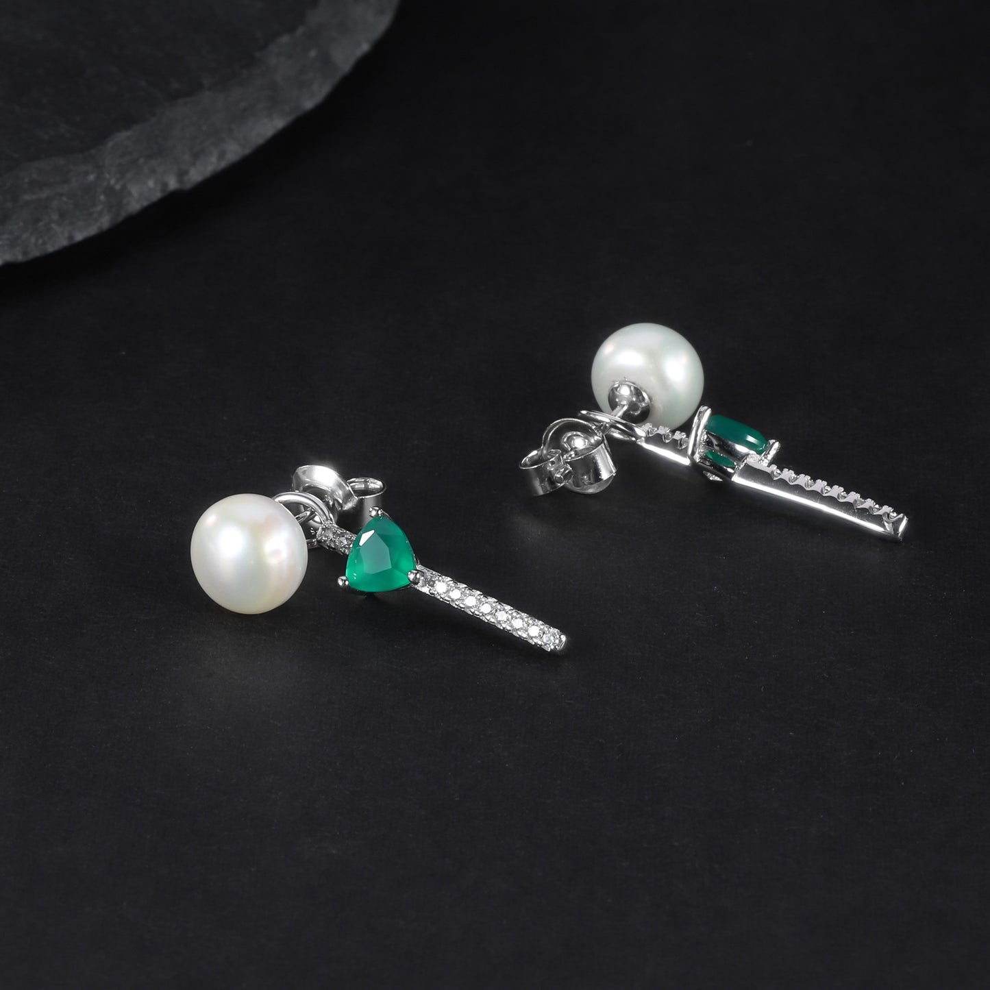 Fashionable Light Luxury Natural Freshwater Pearl Earrings for Women S925Sterling Silver Inlaid Natural Green Agate Stud Earrings