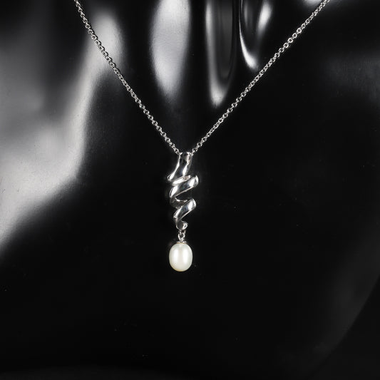 New S925Sterling Silver Natural Freshwater Pearl Necklace Unique Design Fashion Light Luxury Clavicle Chain Necklace Pendant