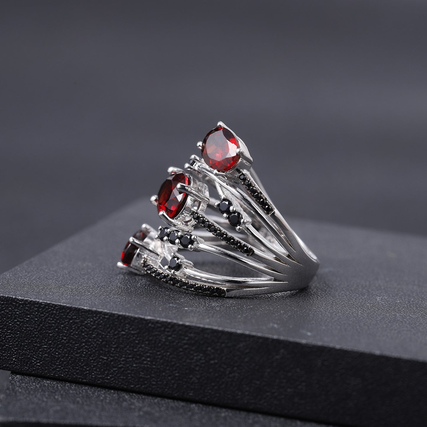 Luxurious and High-end Natural Garnet Ring with a Sense of Design Prosperous Series s925Silver Natural Colored Gems Ring