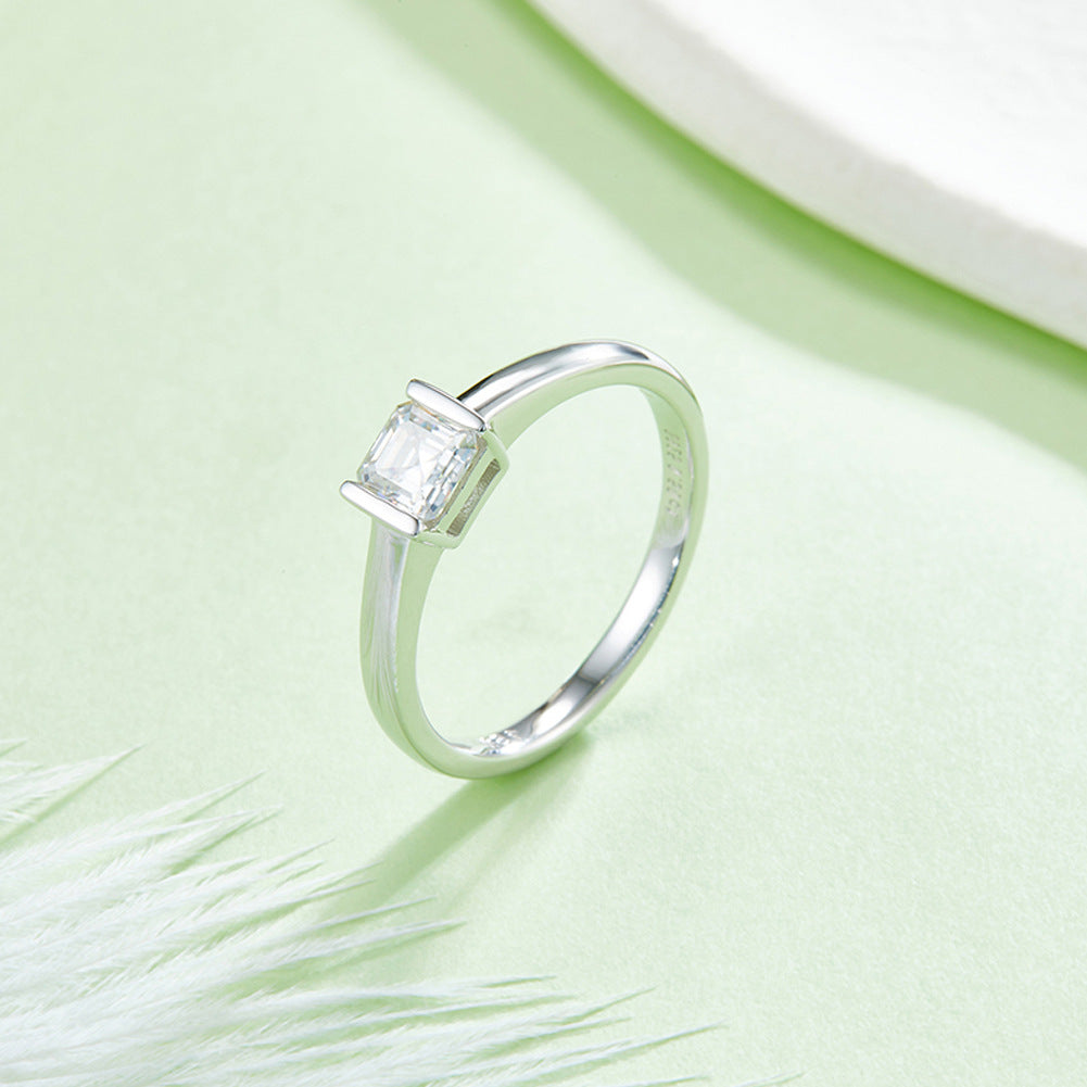 Simple s925Sterling Silver Inlaid0.5ct Square Moissanite Ring for Women Wholesale