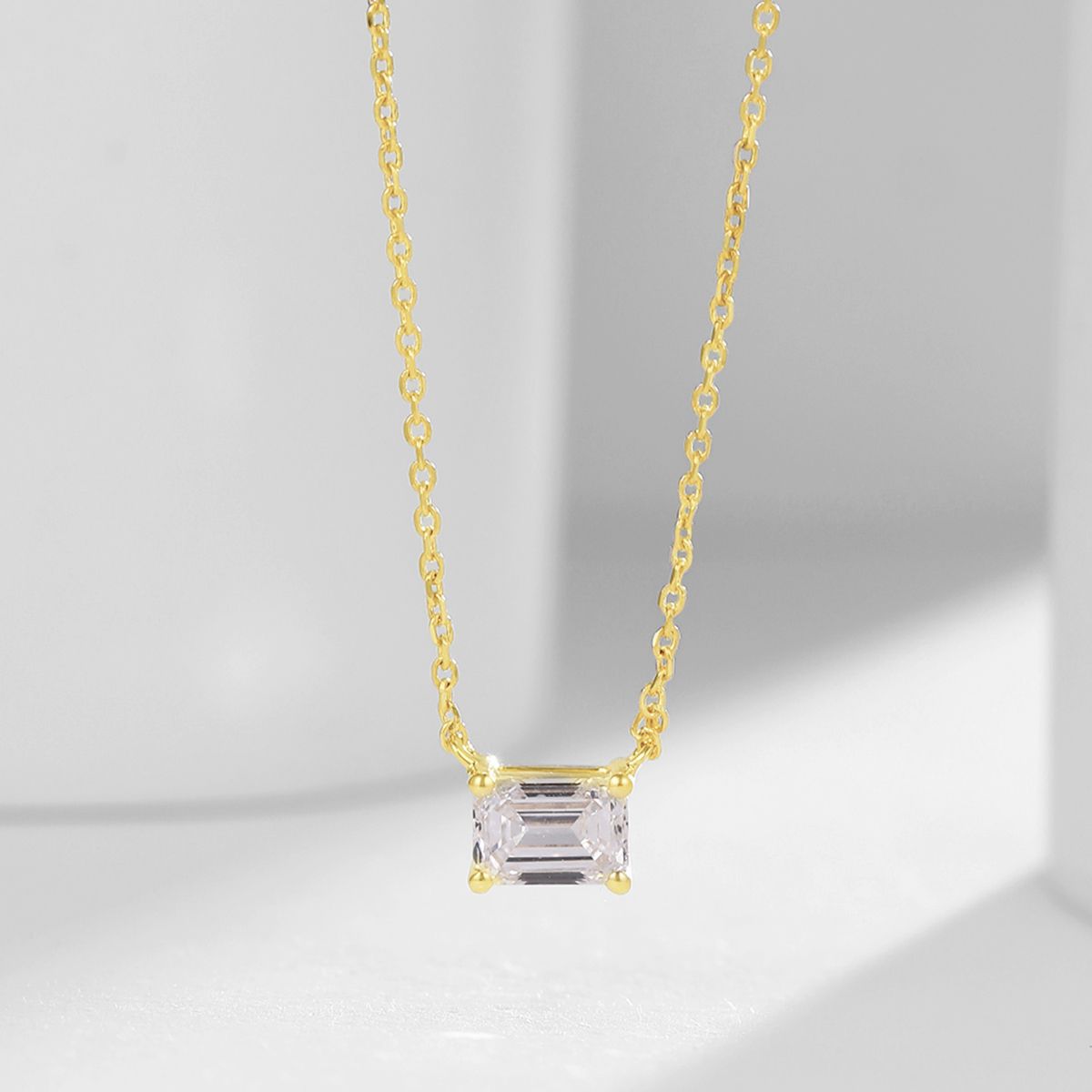 Fashion14k Gold Necklace with Cultivated Diamonds0.5Carat Emerald Cut k Gold Platinum Real Diamond Collarbone Chain