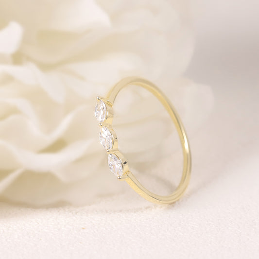 Fashion Three Stone Ring Olive Shape s925Sterling Silver Inlaid Moissanite Golden Dawn Series Bag Gold Ring Fine