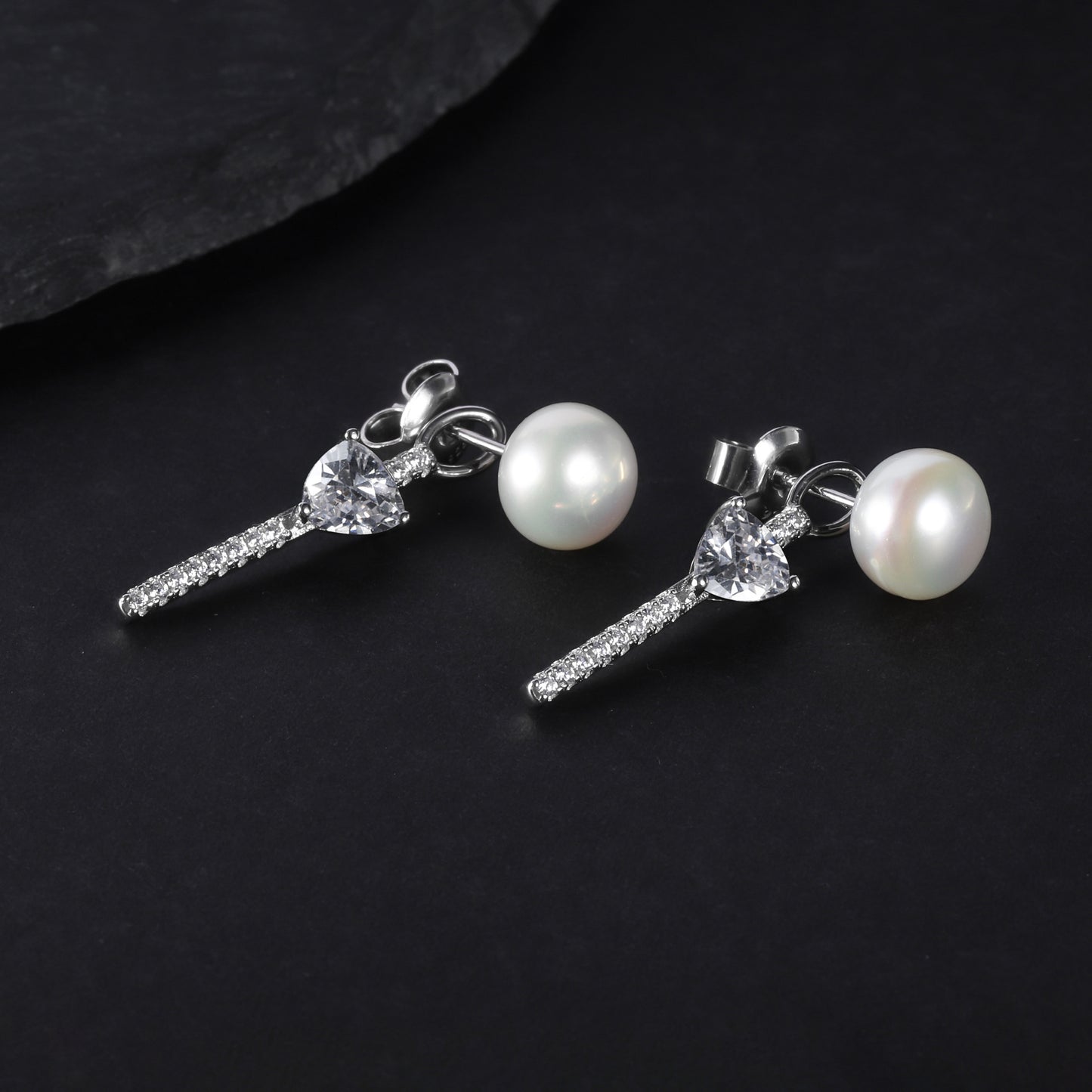 Fashionable Light Luxury Natural Freshwater Pearl Earrings for Women S925Sterling Silver Inlaid Natural Green Agate Stud Earrings