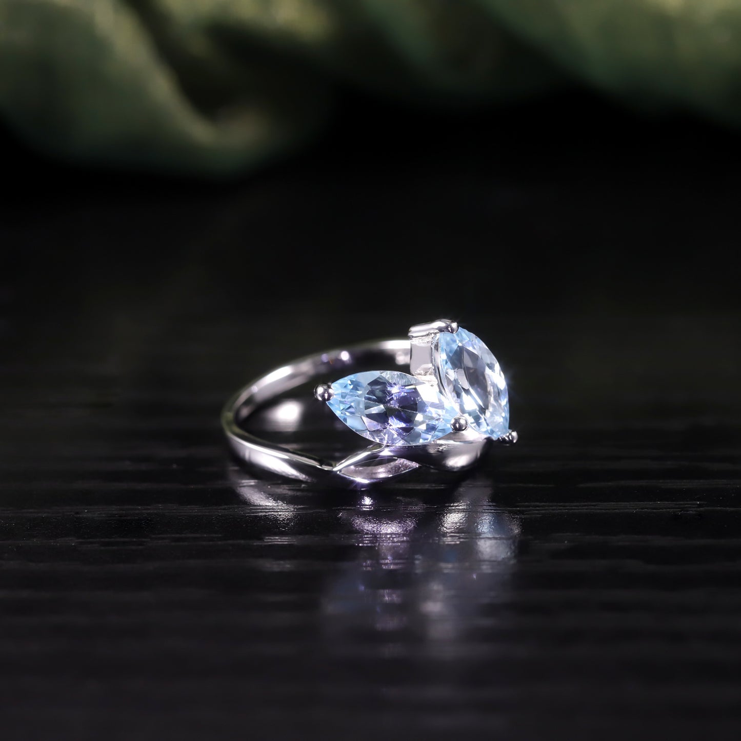Niche Design Leaf-Shaped Natural Topaz Ring s925Sterling Silver Inlaid Sky Blue Sapphire Ring for Women