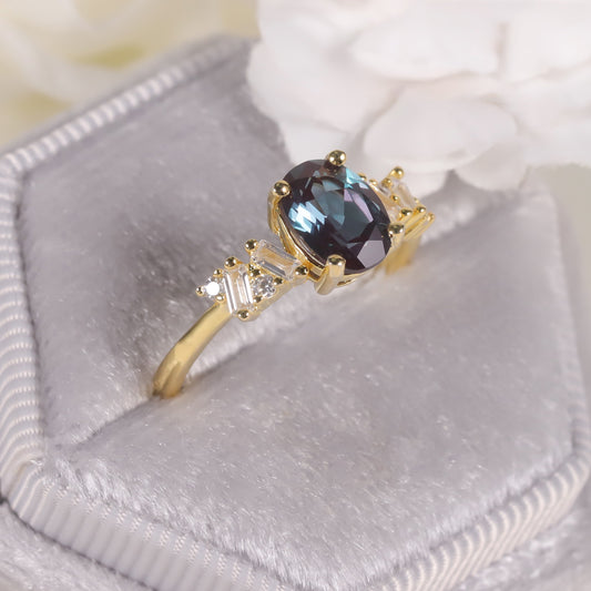 Unique Design Color-Changing Stone Ring s925Silver Inlaid Synthetic Alexandrite Gemstone Ring Wholesale