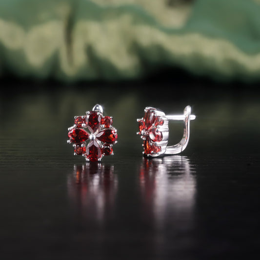 Natural Style Flowers s925Sterling Silver Inlaid Natural Garnet Earrings with British Clasp for Women Sweet Gemstone Earrings