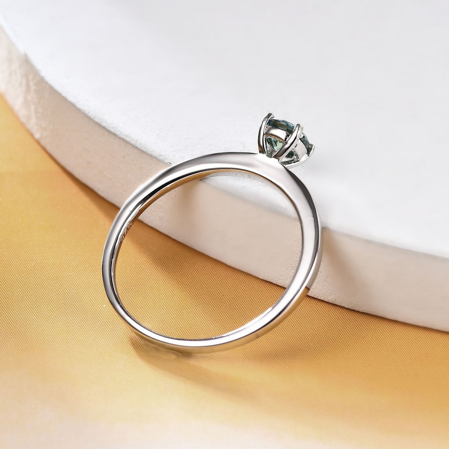 Green Moissanite0.54-Claw Inlaid Ring Set GRA Certificate of Light Luxury s925sterling silver gemstone ring