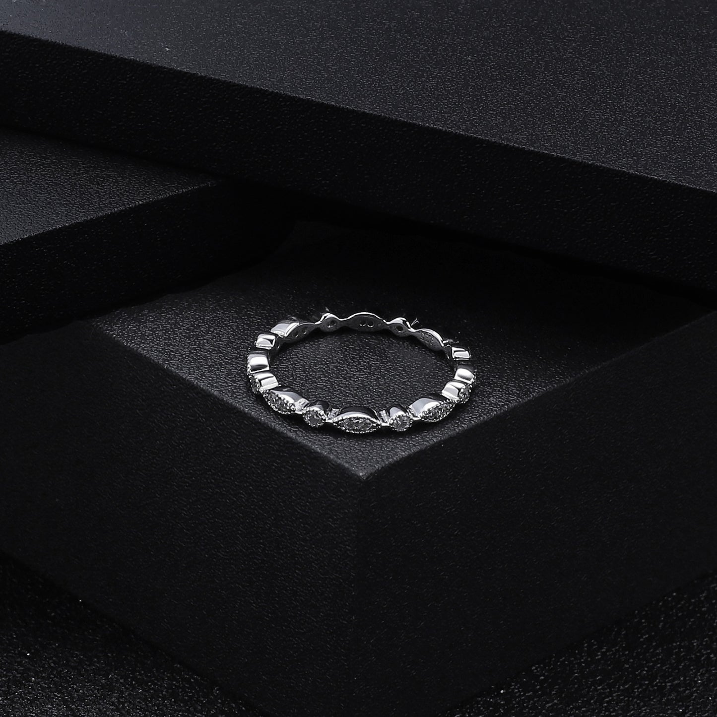 Fashion Commuting Moissanite Ring s925Sterling Silver Platinum Plated Full Moissanite Ring
