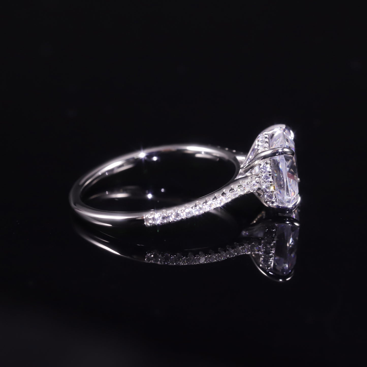 Exquisite European Style2.5Carat Wedding Ring Large Main Stone Square Ring s925Sterling Silver Ring with Moissanite