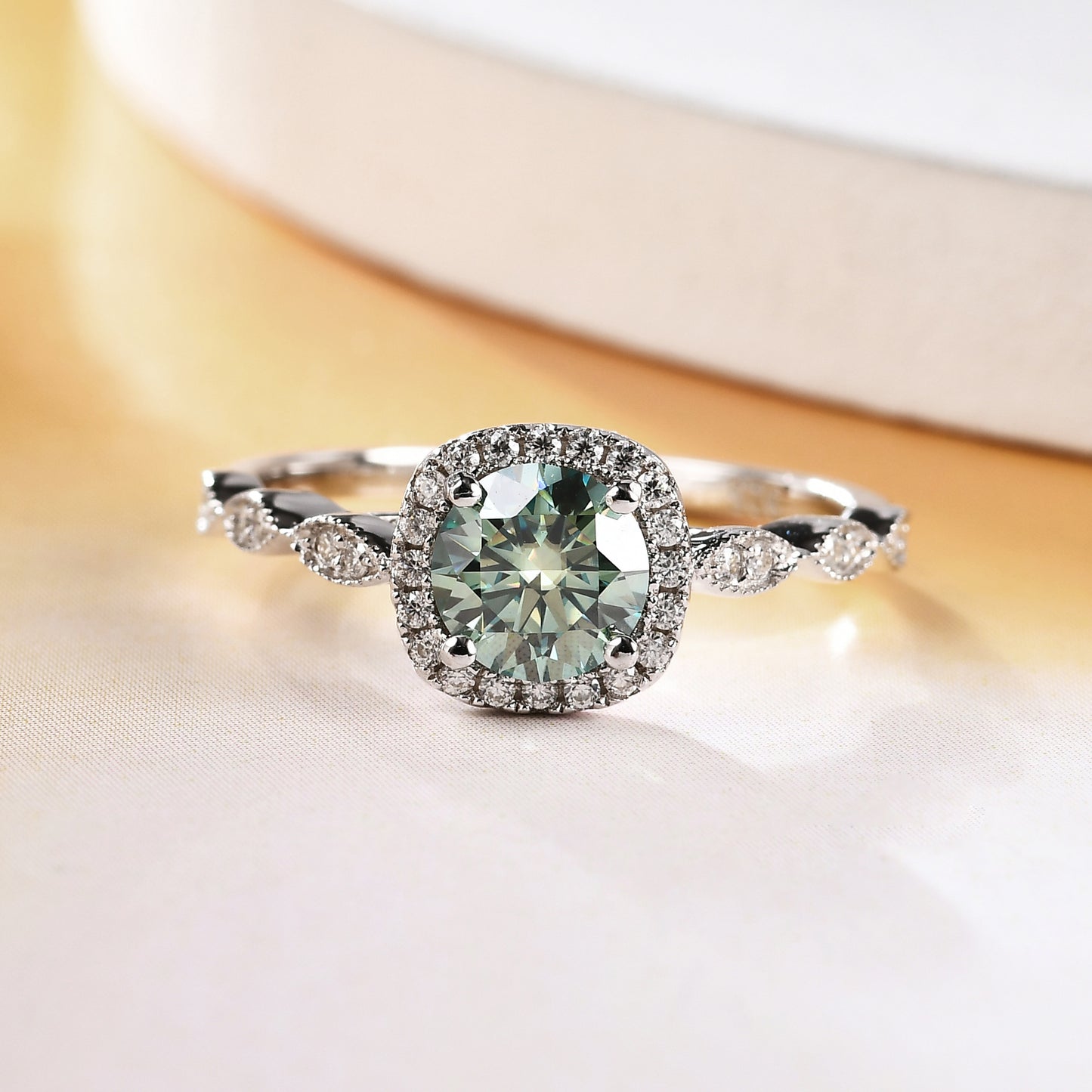 Green Moissanite14-Claw Inlaid Ring Band GRA Certificate of Light Luxury s925sterling silver gemstone ring