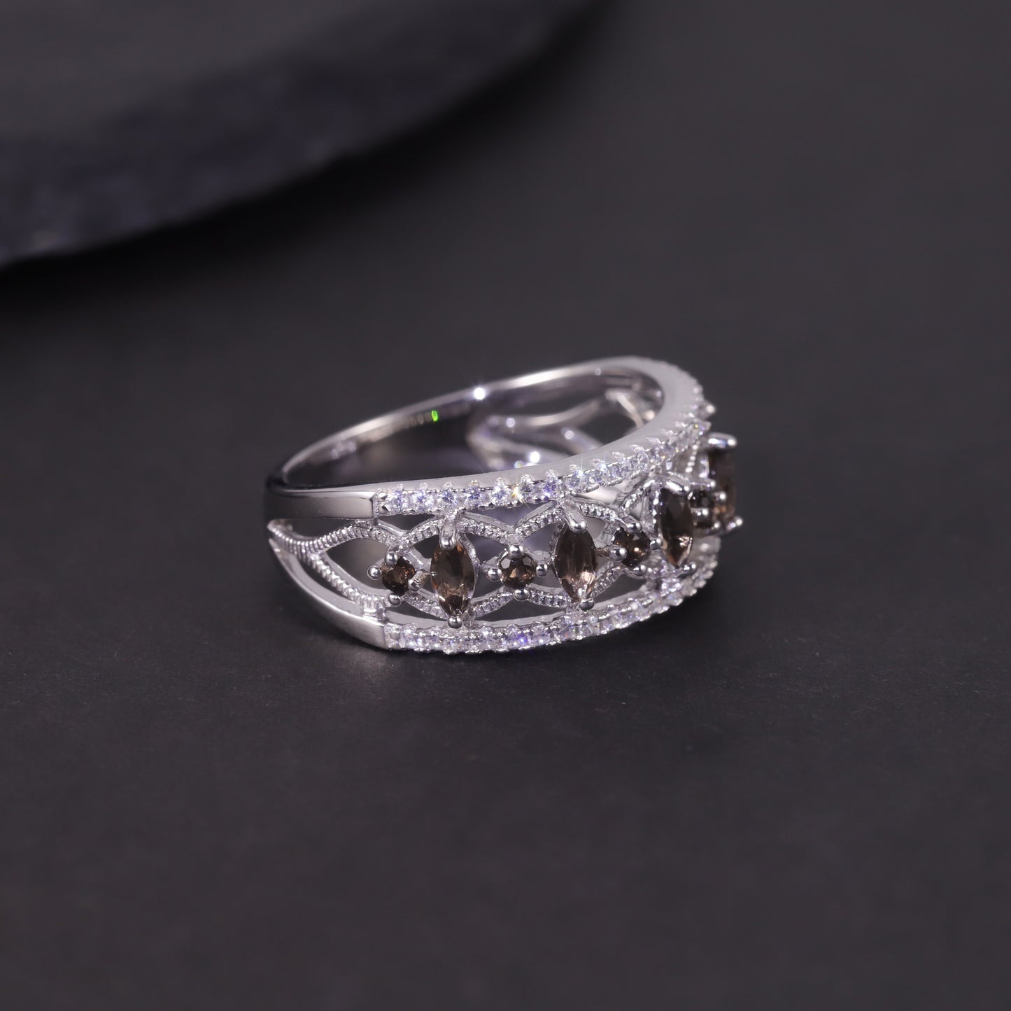 Vintage Style Natural Topaz Ring s925Silver Cluster Inlaid Crystal Garnet Luxurious Designer Ring for Women