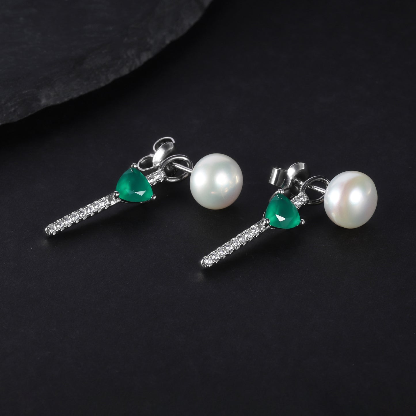 Fashionable Light Luxury Natural Freshwater Pearl Earrings for Women S925Sterling Silver Inlaid Natural Green Agate Stud Earrings