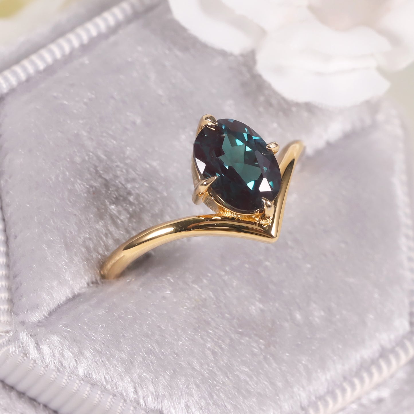 Minimalist and sophisticated feel V Shape Crown s925Silver Ring Synthetic Alexandrite Ring Layered Gemstone Ring