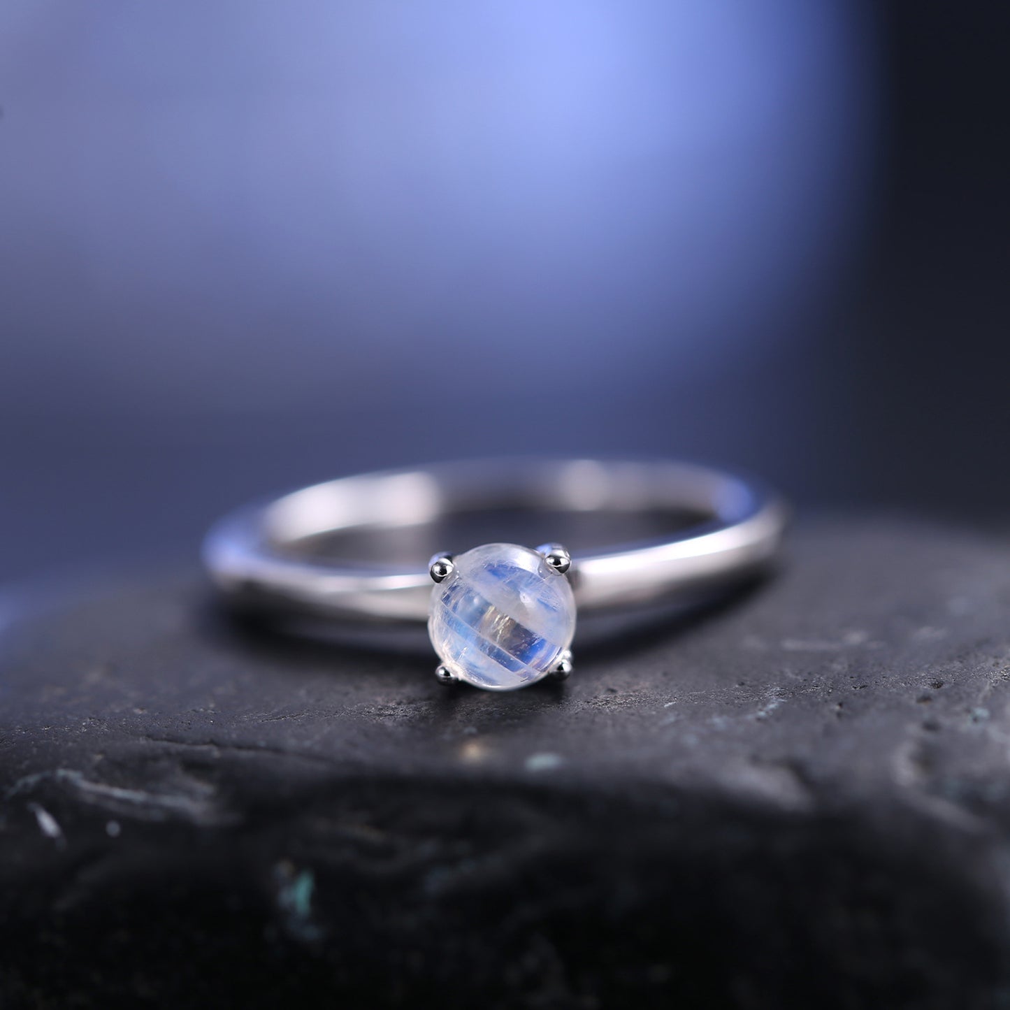 Minimalist Natural Cream Blue Moonstone Ring Everyday Versatile s925Silver Inlaid Gemstone Ring