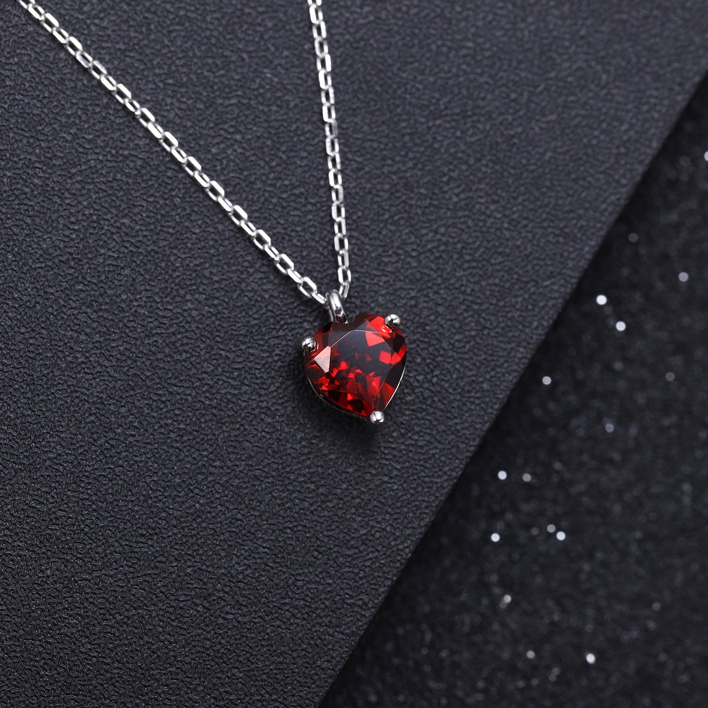 Fashionable Light Luxury Simple Natural Garnet Heart Pendant Clavicle Chain s925Silver Inlaid Gemstone Necklace Pendant