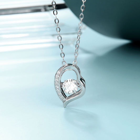925Silver Fine Craft Inlaid Moissanite Necklace Pendant Versatile Light Luxury Internet Celebrity Design Dynamic Heart Necklace