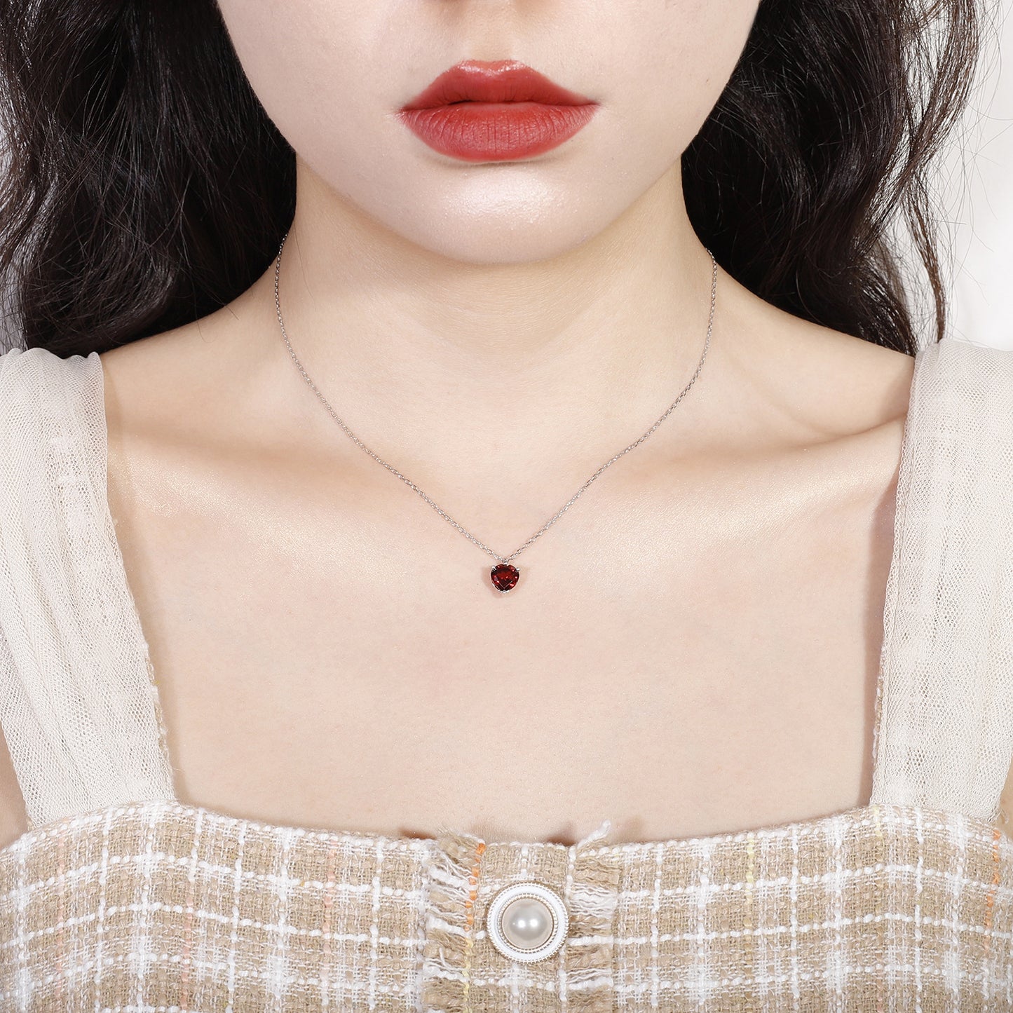 Fashionable Light Luxury Simple Natural Garnet Heart Pendant Clavicle Chain s925Silver Inlaid Gemstone Necklace Pendant