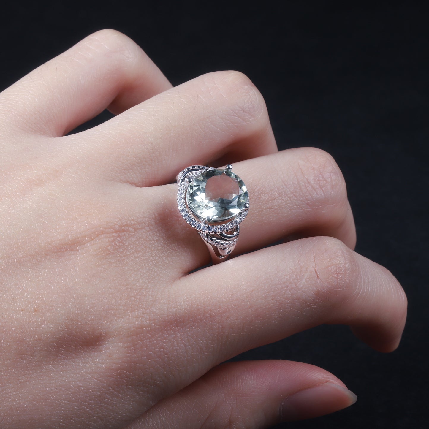 s925Sterling Silver Natural Green Amethyst Ring Fashionable and Luxurious Gemstone Inlay10*12mm Natural Gemstone Ring