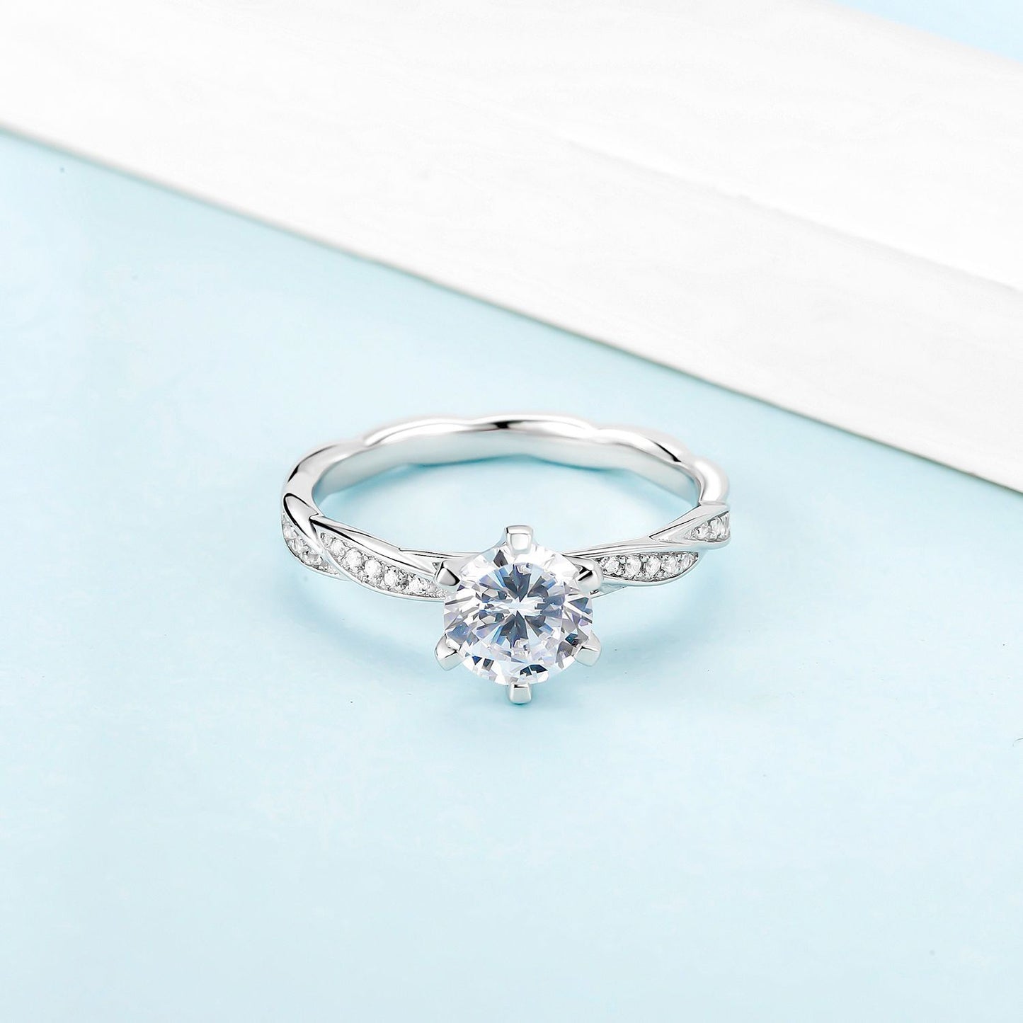 Fashionable and Luxurious Moissanite Ring s925Sterling Silver Finger Ring with Inlay1Carat Gemstone Moissanite Ring Wedding Ring