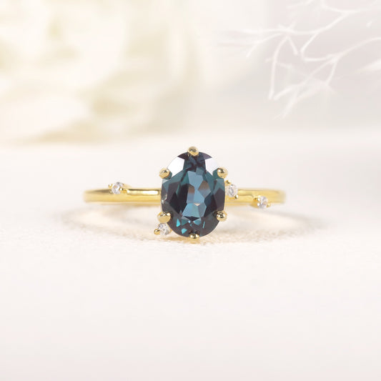 Fashionable and Unique Rings s925Sterling Silver Gold-Plated Single Lab-Grown Color-Changing Sapphire Ring for Men and Women