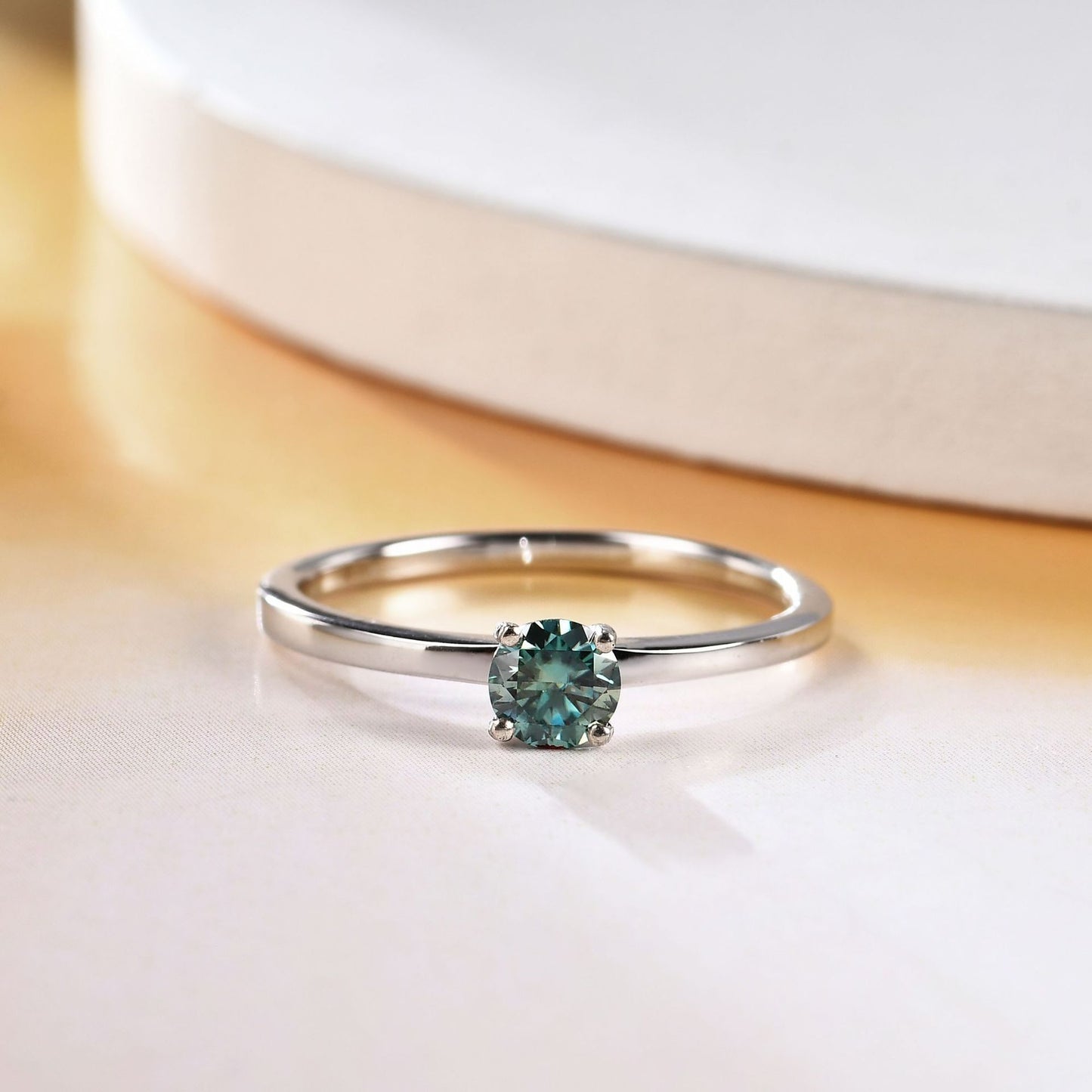 Green Moissanite0.54-Claw Inlaid Ring Set GRA Certificate of Light Luxury s925sterling silver gemstone ring